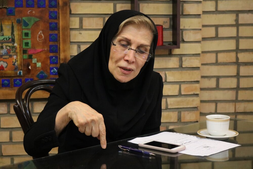 ببیند| آمار ۱۷ میلیون مجرد شانتاژ است/ از کودک ۱۰ سال به بالا را محاسبه می‌کنند تا دختران نگران ازدواج باشند