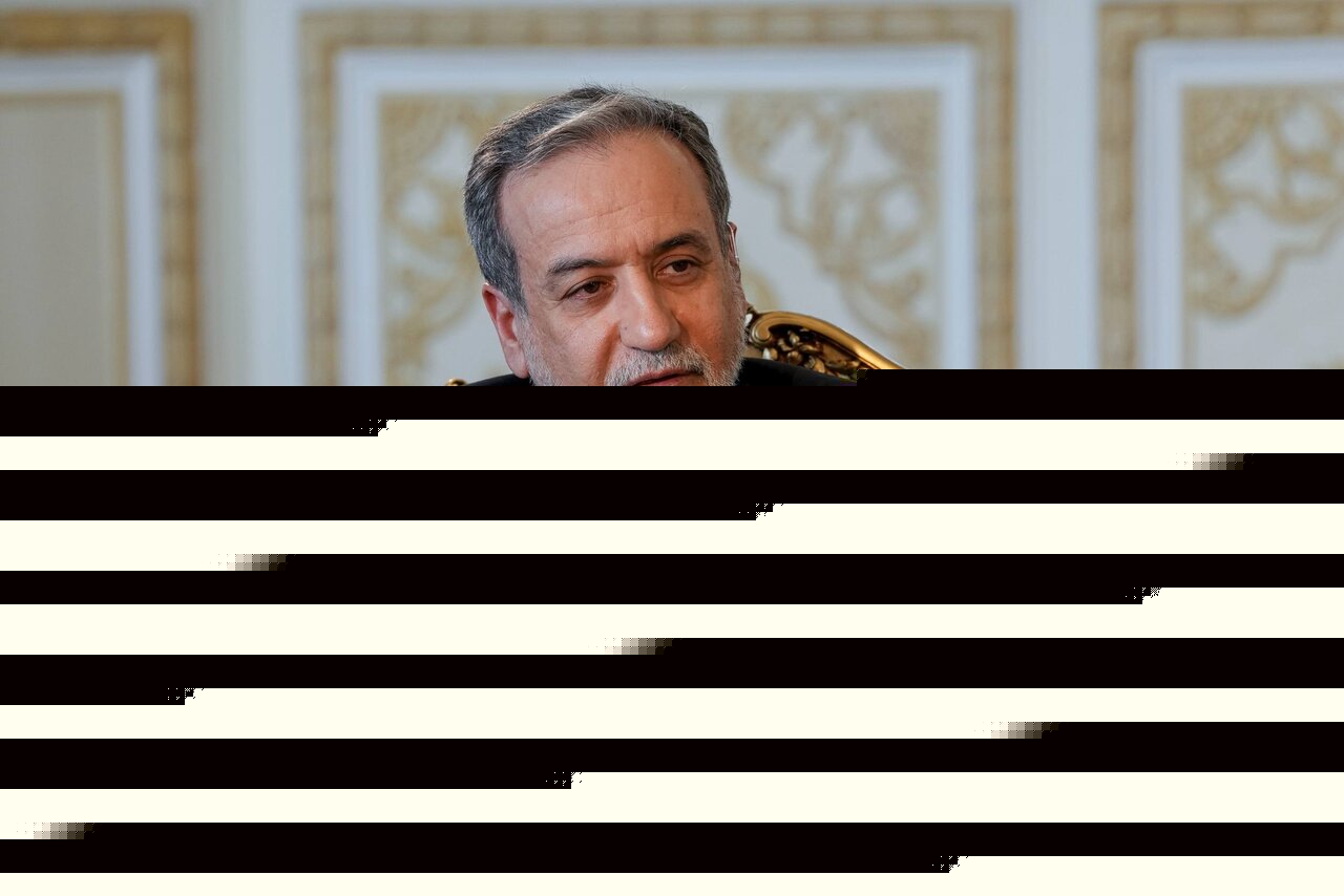 هشدار عراقچی: دیپلماسی را ترجیح میدهیم اما سخن گفتن به زبانهای دیگر را نیز میدانیم هشدار عراقچی: دیپلماسی را ترجیح میدهیم اما سخن گفتن به زبانهای دیگر را نیز میدانیم